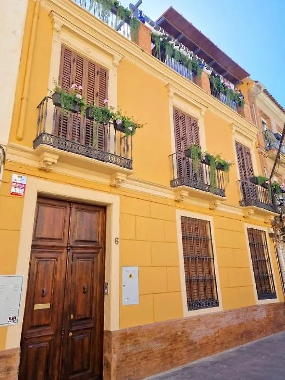 Piso Familiar Con Tres Habitaciones En La Goleta Malaga
