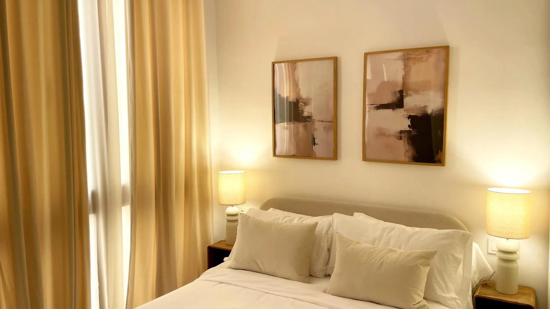 Piso Familiar Con Tres Habitaciones En La Goleta Malaga Spain